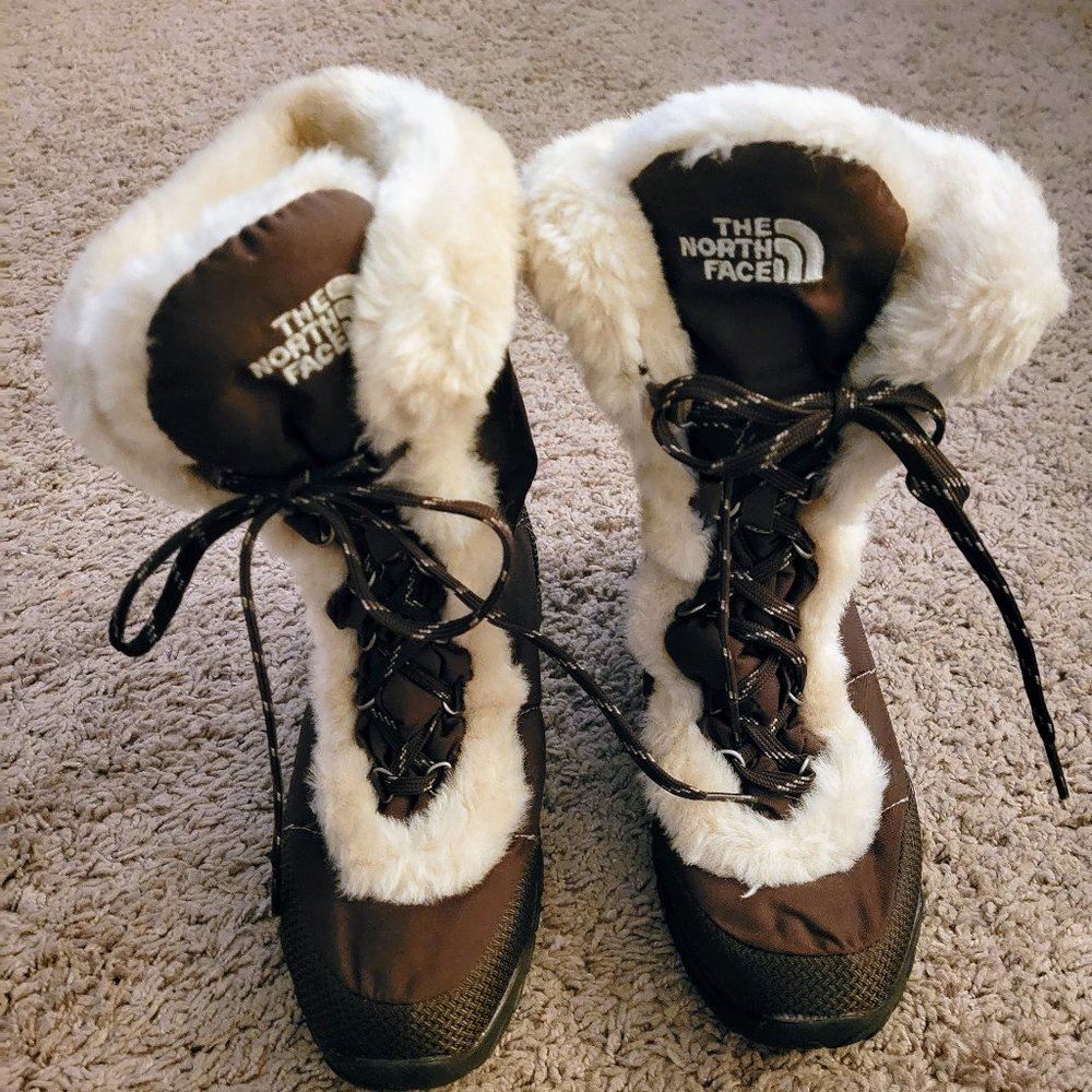 The North Face Womens' snow boot size 6.5 -like new- goose down insulated boot